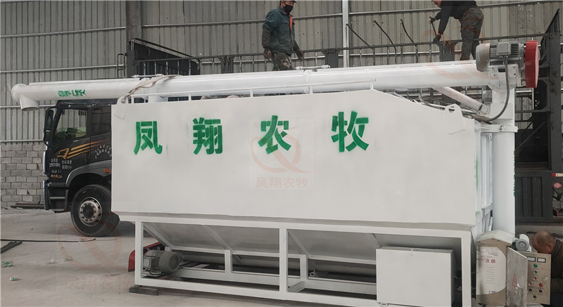 临沂凤翔农牧：散装饲料运输罐定制要注意的事项